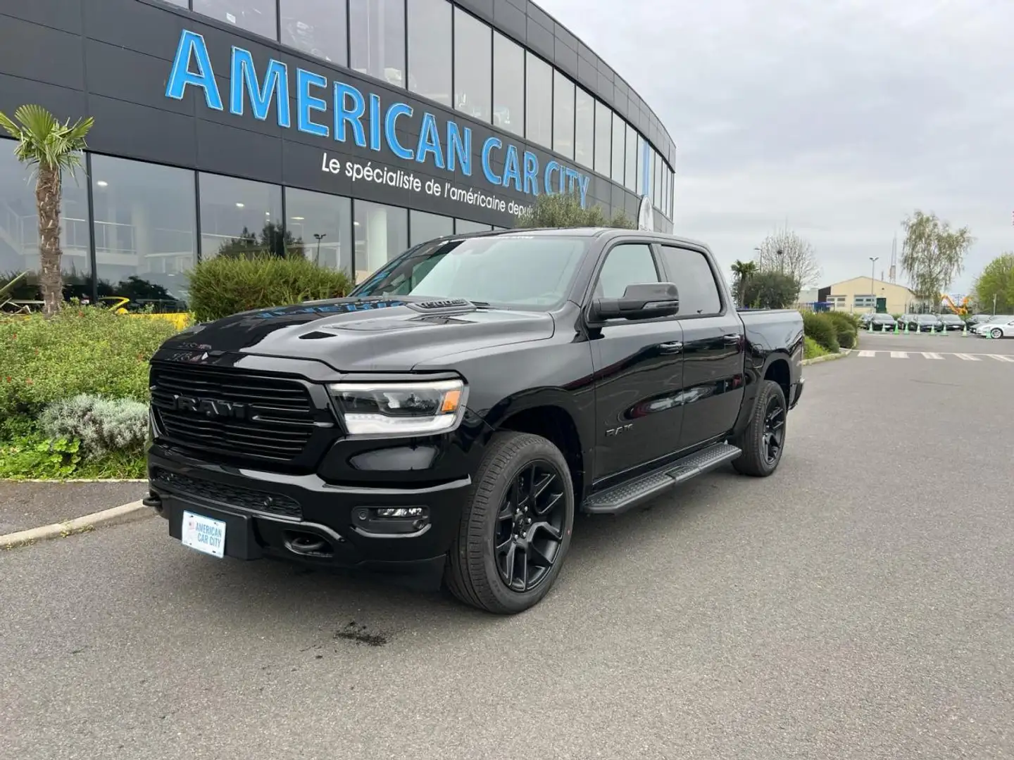 Dodge RAM 1500 CREW LARAMIE SPORT NIGHT EDITION AIR Noir - 1