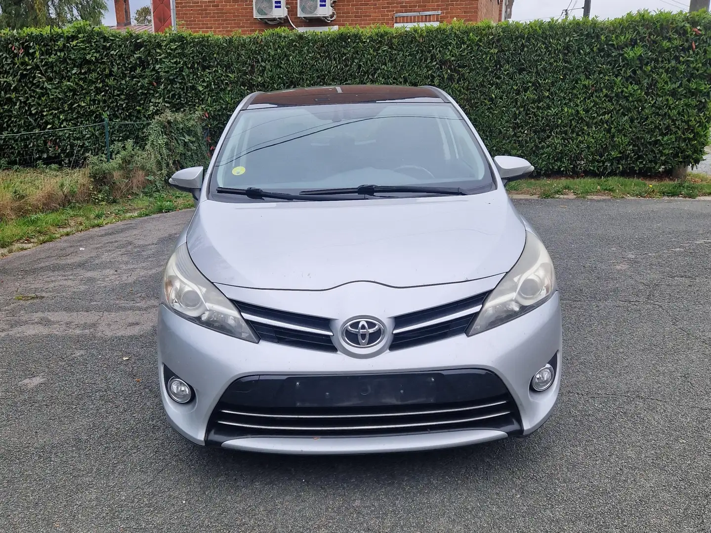 Toyota Verso Verso 1.6 D-4D Skyview clim gps pano camera Zilver - 1