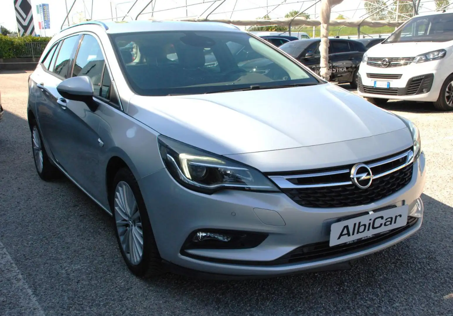 Opel Astra 1.6 CDTi 110CV Start&Stop Sports Tourer Innovation Zilver - 2