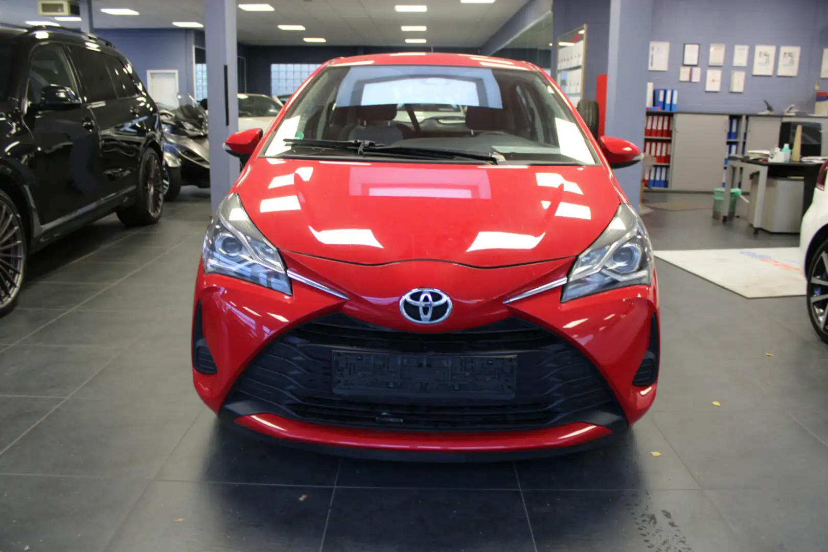 Toyota Yaris 1.5 Bual-VVR-iE Comfort Rouge - 2