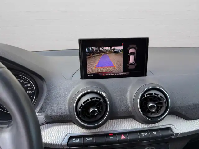 Audi Q2 view 12