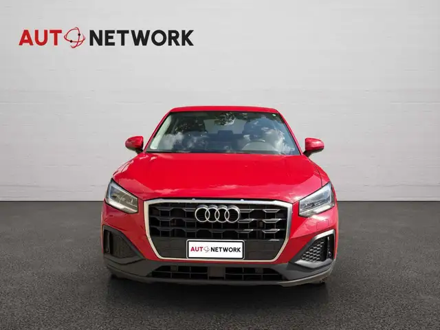 Audi Q2 view 5