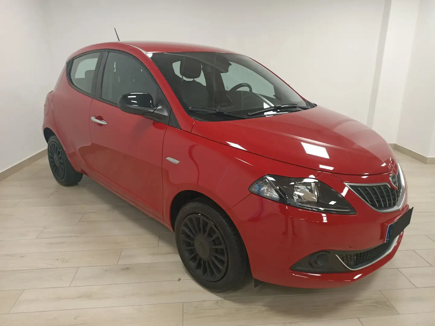 Lancia Ypsilon 3ª serie 1.0 FireFly 5 porte S&S Hybrid Ecochic S Červená - 1