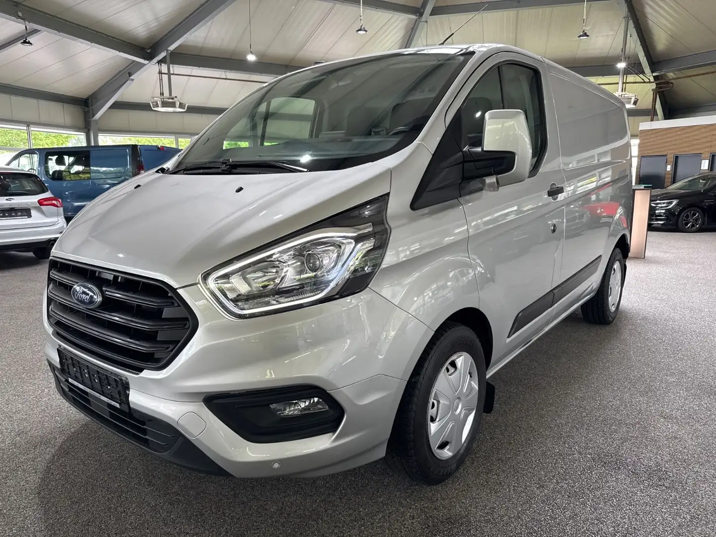 Ford Transit Custom 340 L1 Trend AHKNaviRfK Winter PDC Plateado - 1