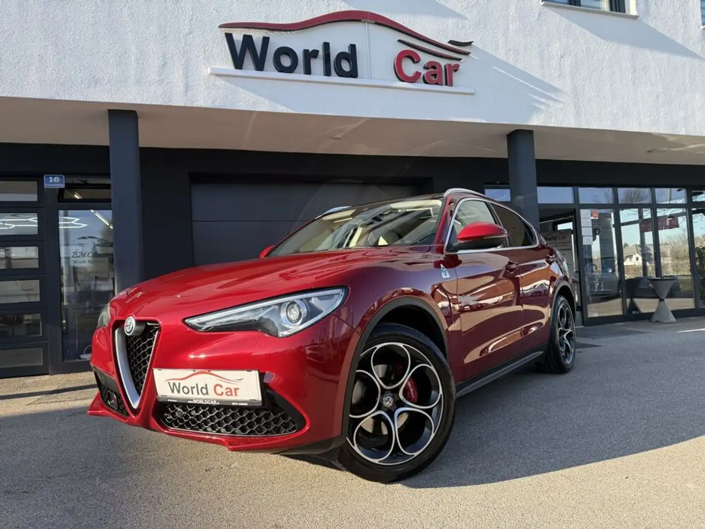 Alfa Romeo Stelvio Super 2,2 ATX AWD PANO-AHK-ACC-LEDER Rot - 1