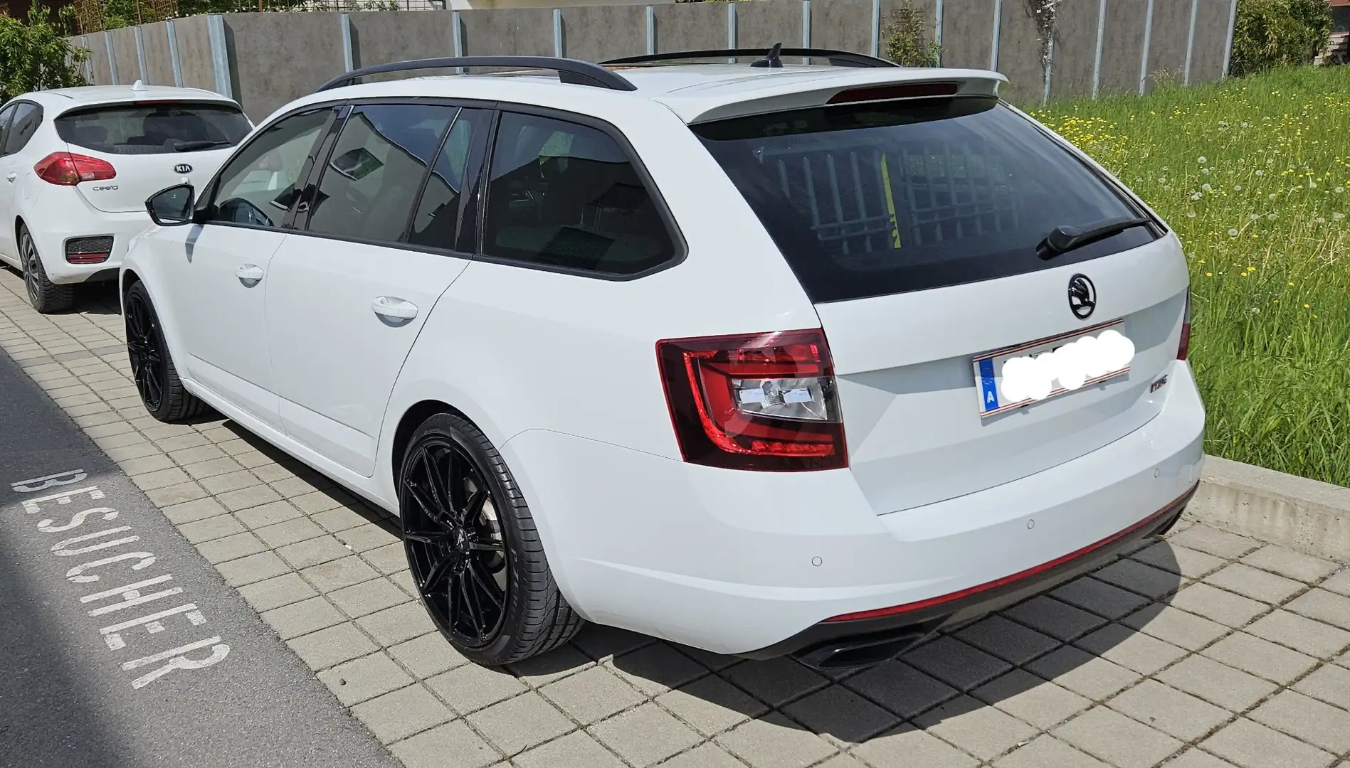 Skoda Octavia Combi RS 2,0 TSI DSG - 2
