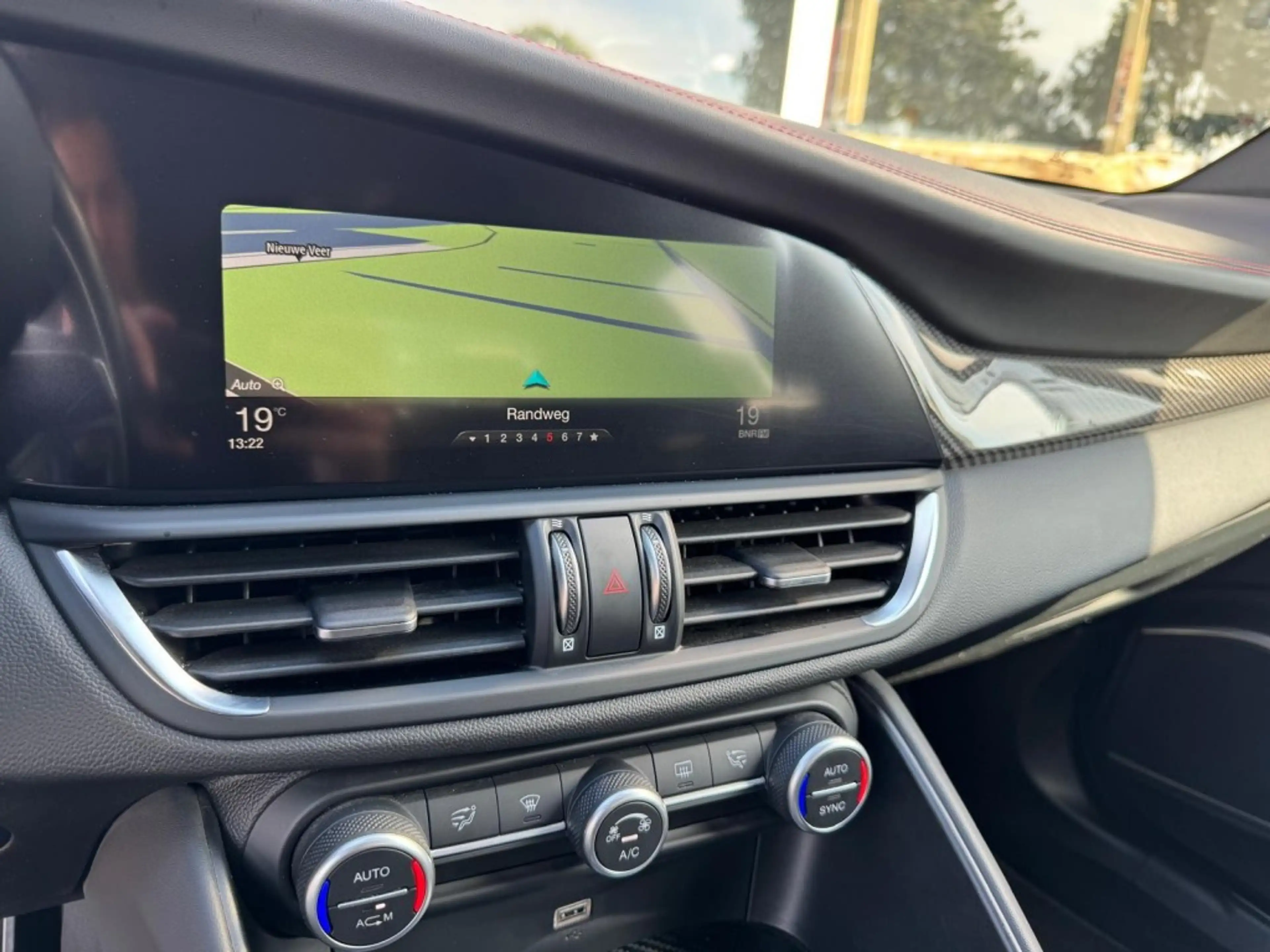 Alfa Romeo Giulia 2.9 V6 QUADRIFOGLIO Carbon pakket Sparco kuipstoel — photo 40