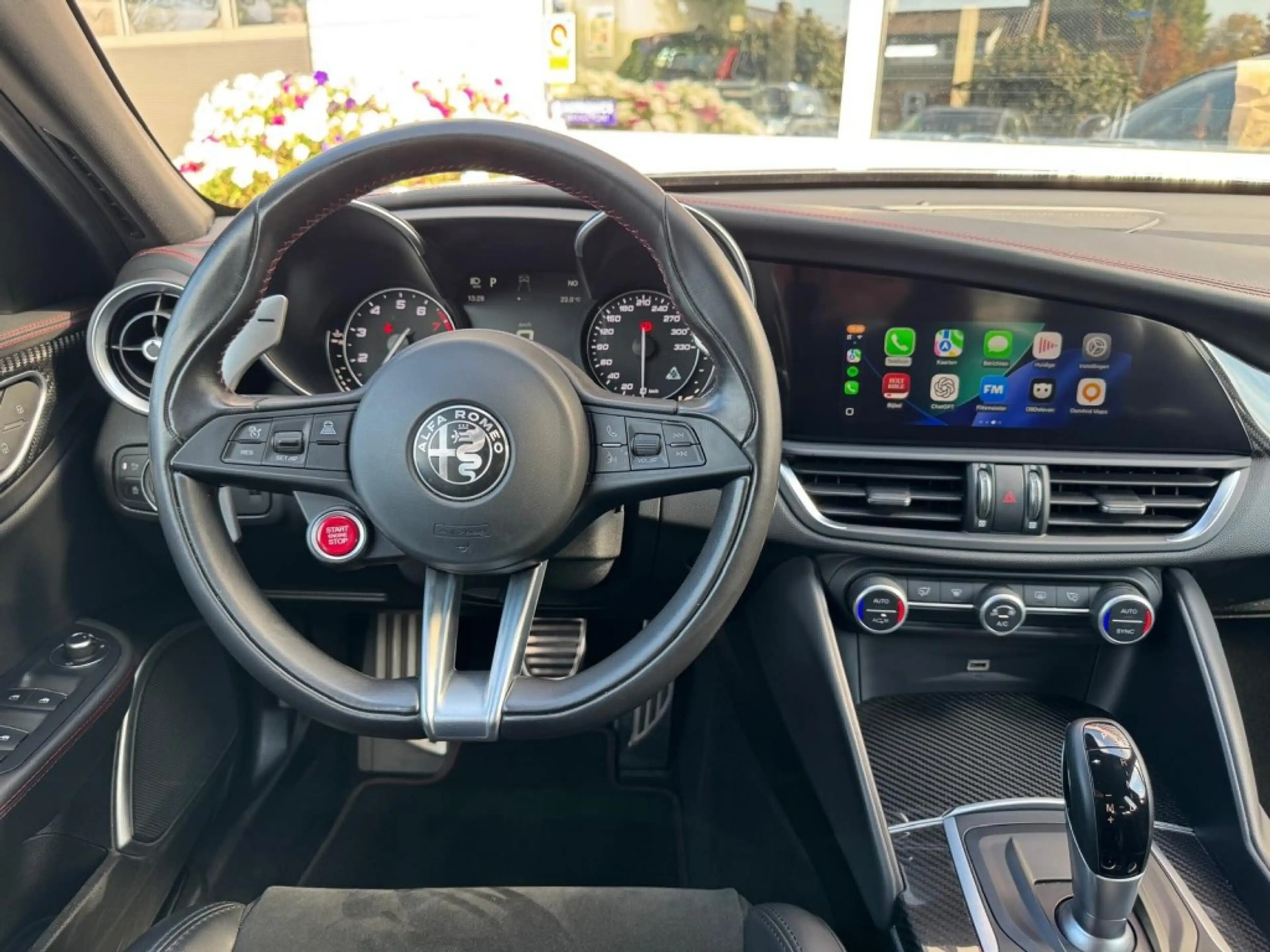 Alfa Romeo Giulia 2.9 V6 QUADRIFOGLIO Carbon pakket Sparco kuipstoel — photo 2