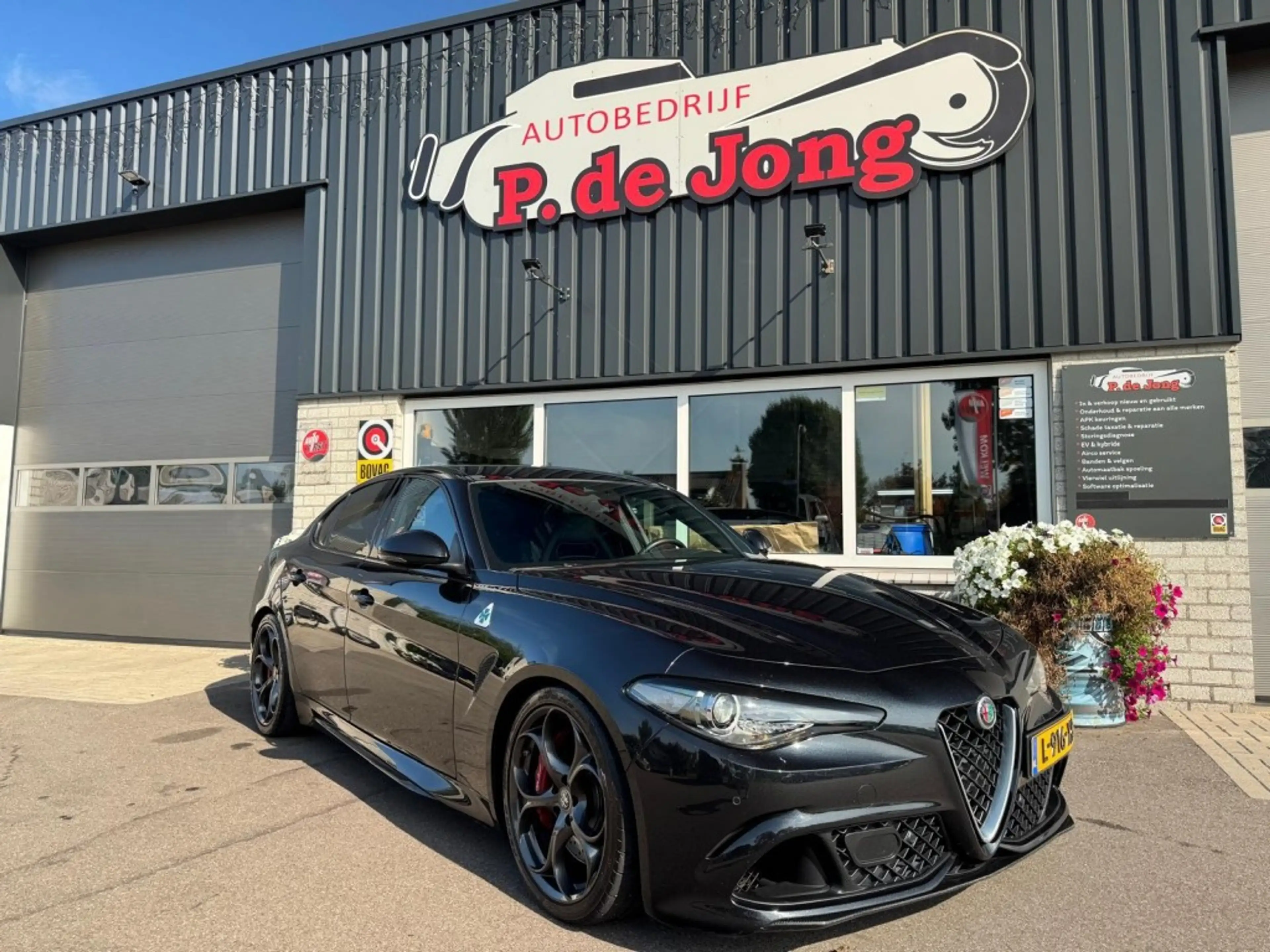 Alfa Romeo Giulia 2.9 V6 QUADRIFOGLIO Carbon pakket Sparco kuipstoel — photo 12