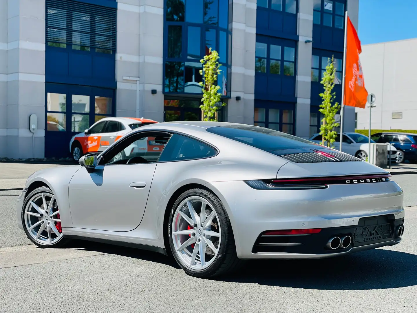 Porsche 992 Carrera S/ACC/GARANTIE/SITZLÜFT./360°/1.HAND Argento - 2