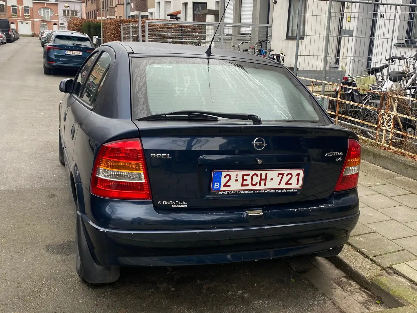 Opel Astra 1.4i XE 16v Comfort Bleu - 2
