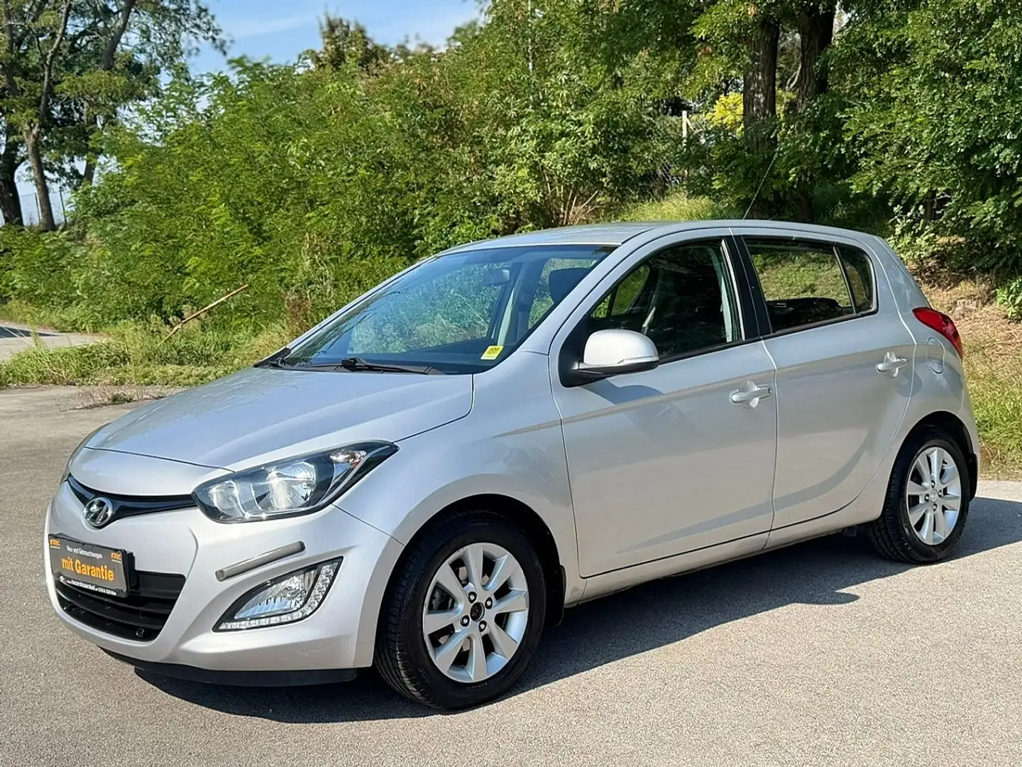 Hyundai i20 1,25 Life UpGrade|1.Besitz|ÖAMTC Pickerl| Grau - 2