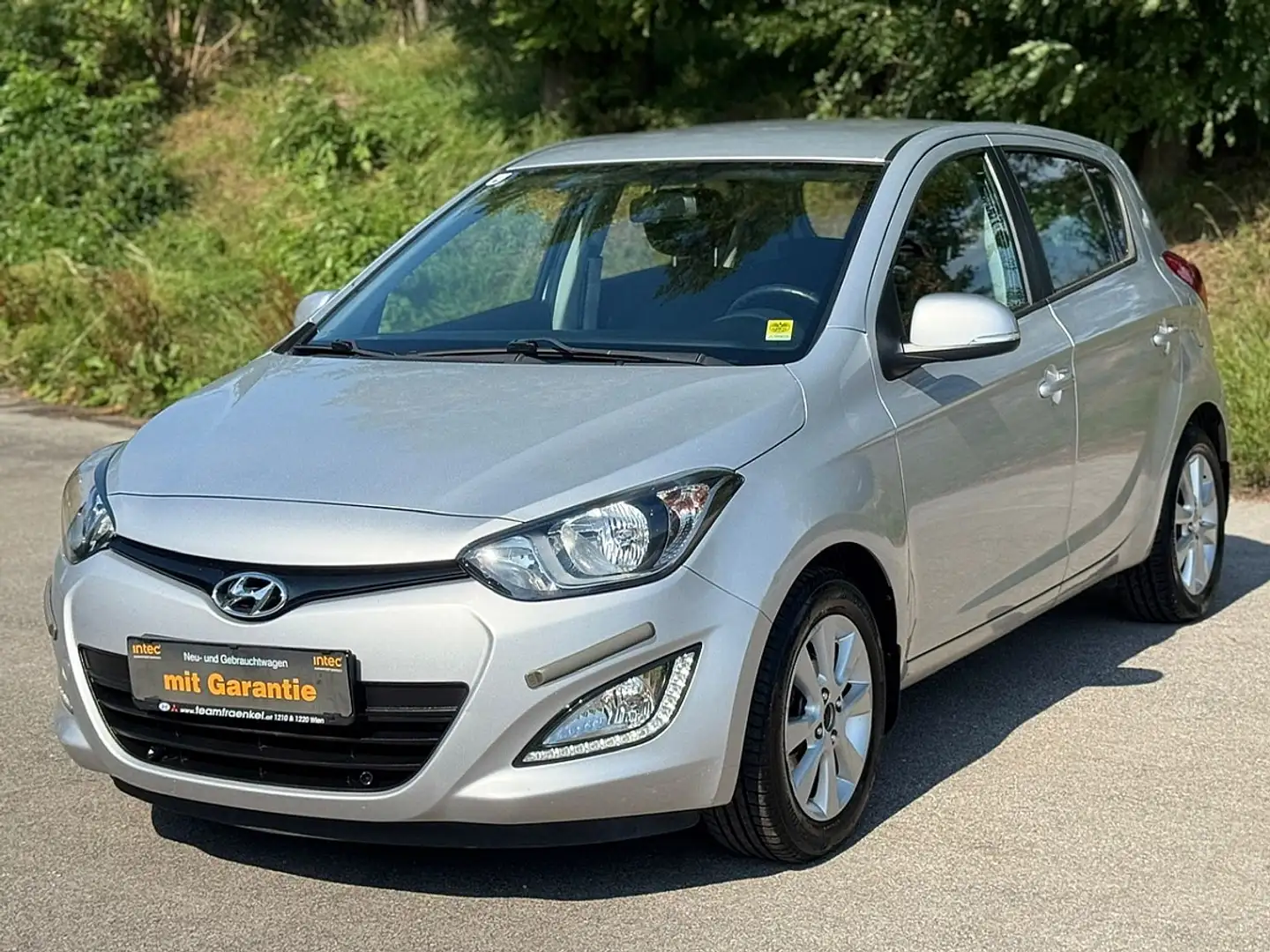 Hyundai i20 1,25 Life UpGrade|1.Besitz|ÖAMTC Pickerl| Grau - 1