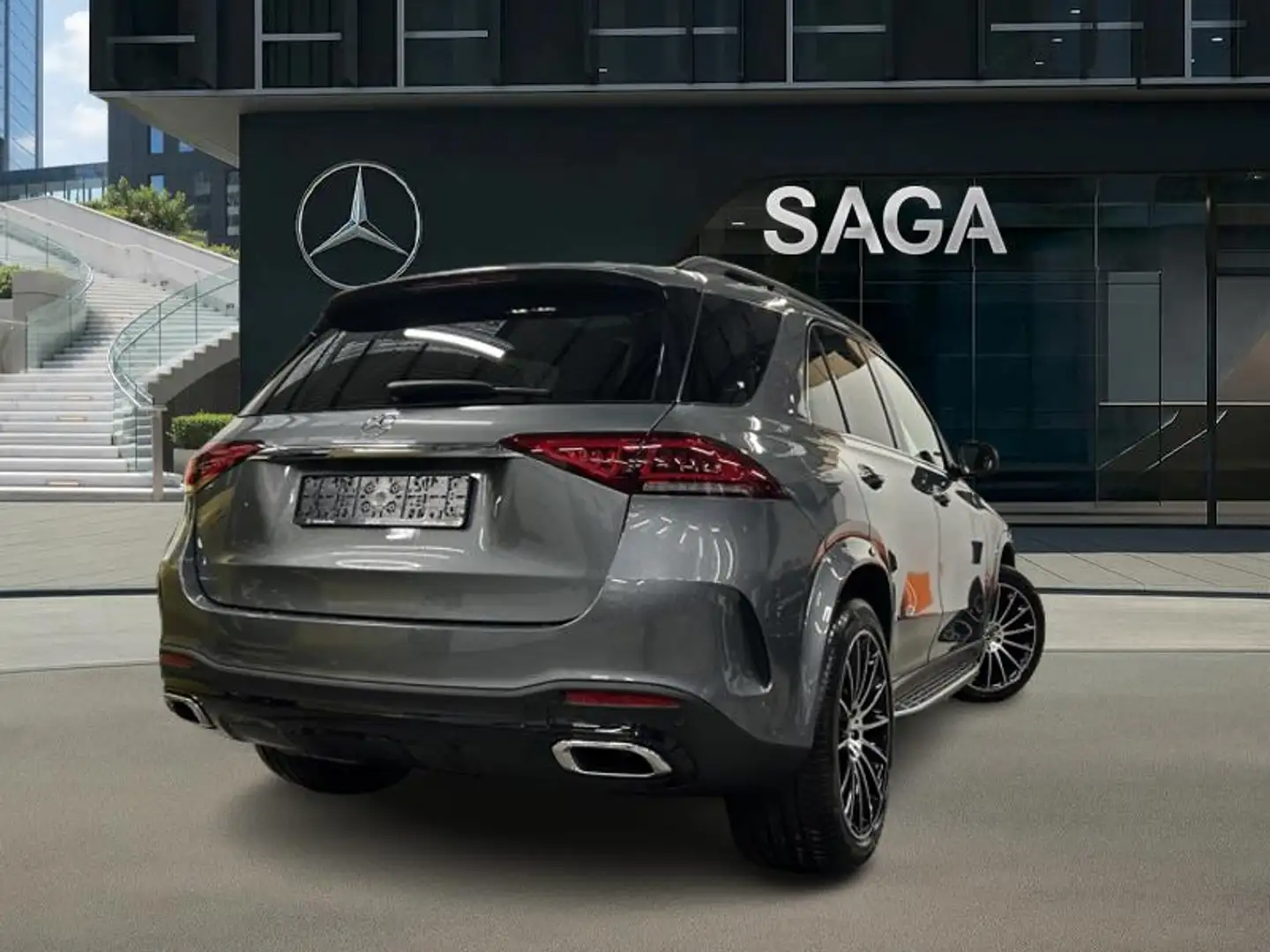 Mercedes-Benz GLE 300 d 4MATIC AMG Line Grau - 2