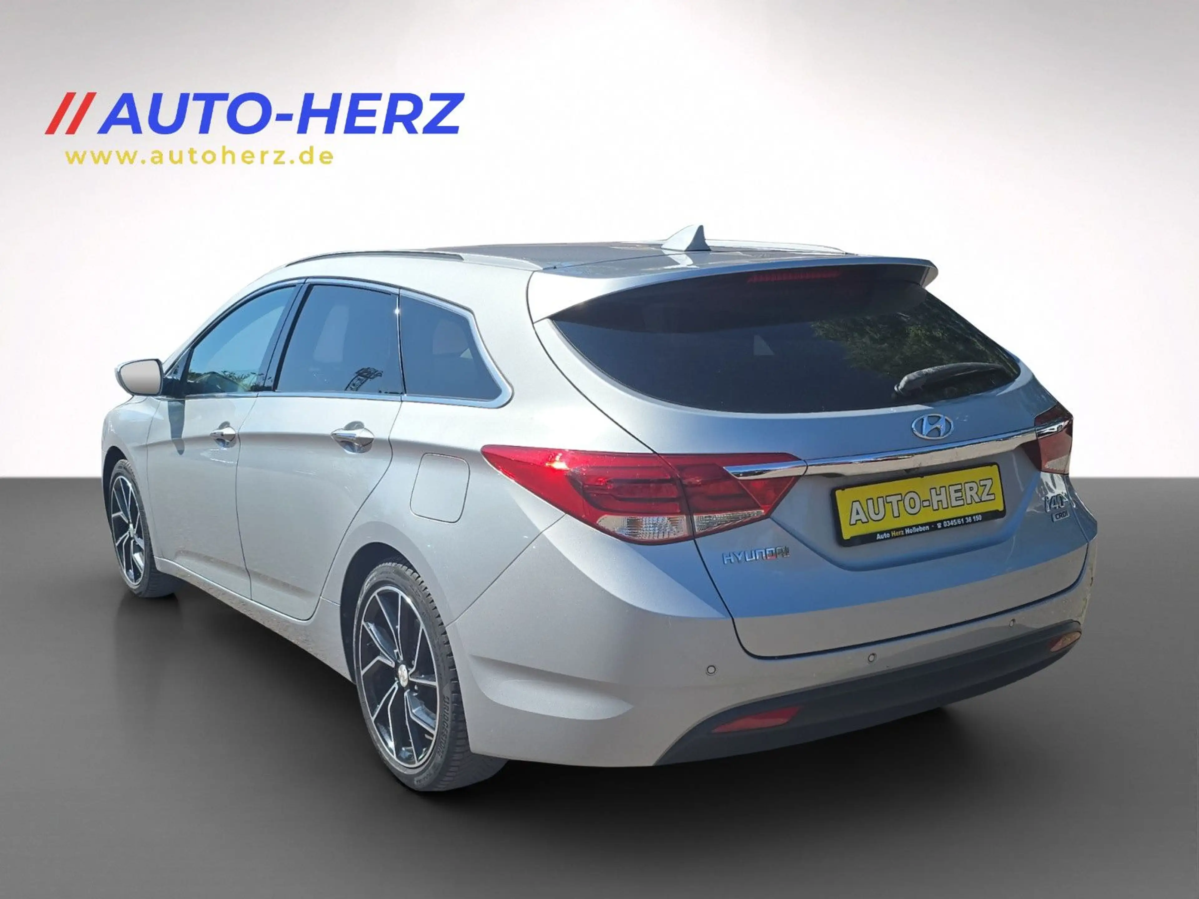 Hyundai i40 cw Space Plus *LEDER+XENON+PDC+AHK* — photo 10