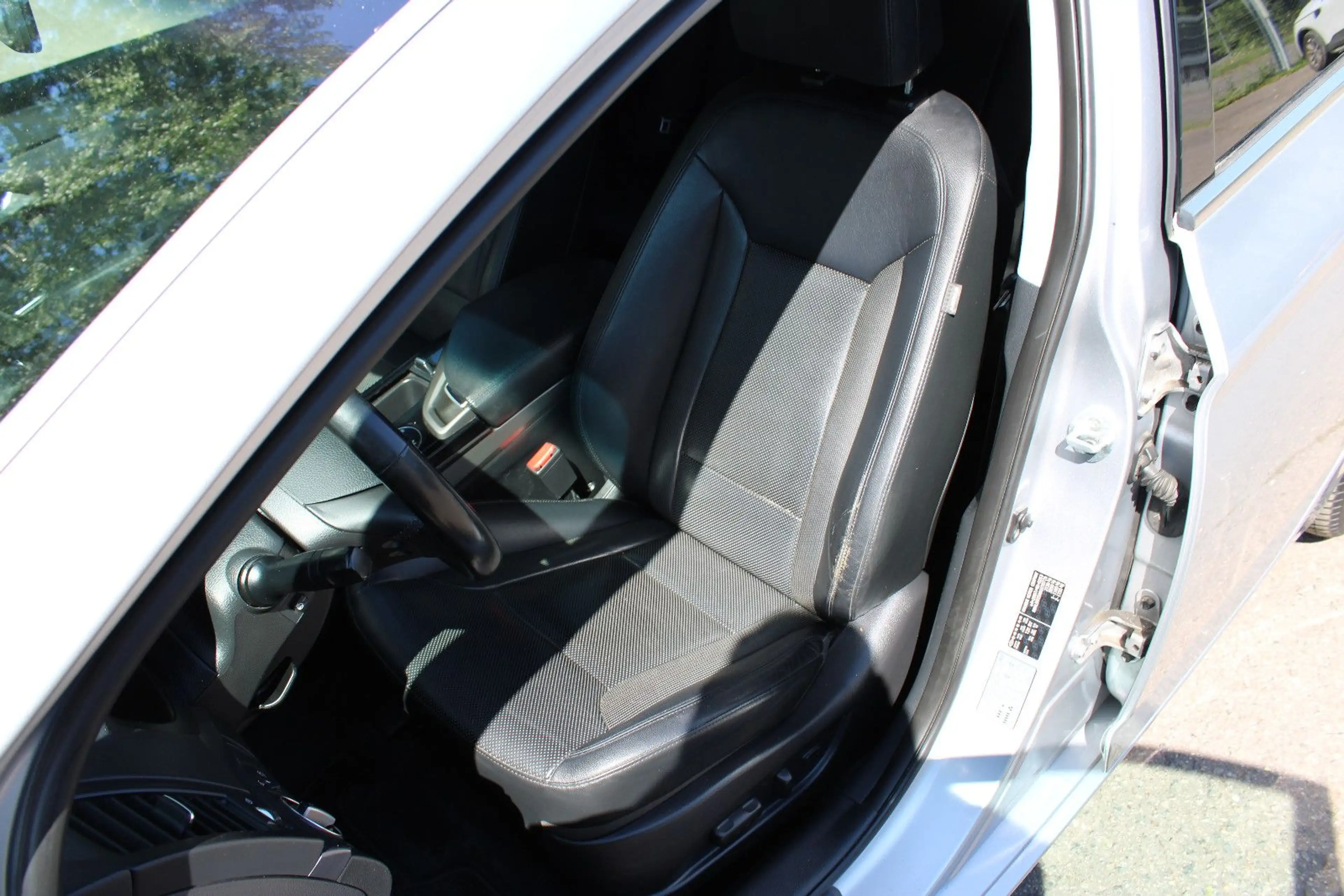 Hyundai i40 cw Space Plus *LEDER+XENON+PDC+AHK* — photo 13