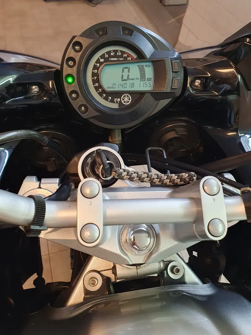 Yamaha FZS 600 Fazer RJ07 Plateado - 2