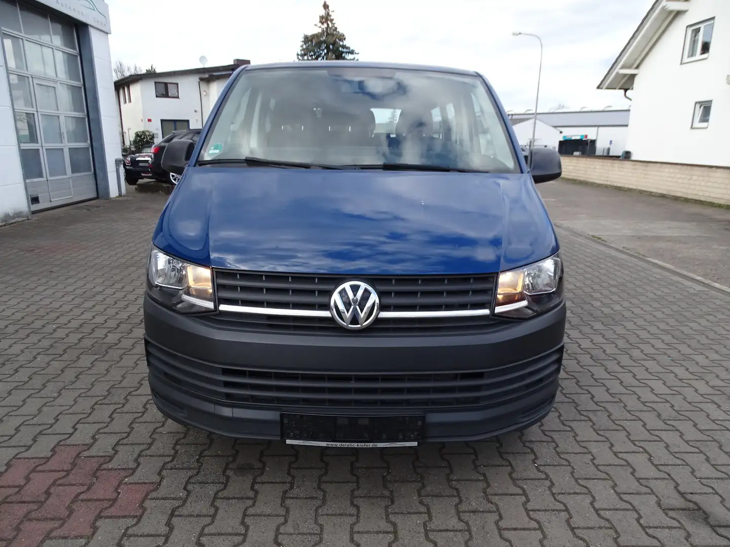 Volkswagen T6 Caravelle 2,0l TDI lang DSG, Navi, Klima, AHK, 9-Sitze Blau - 2