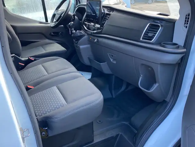 Ford Transit view 12
