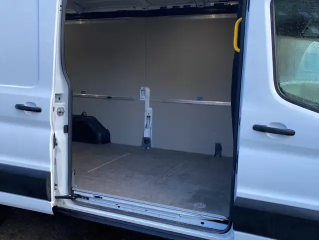 Ford Transit view 11