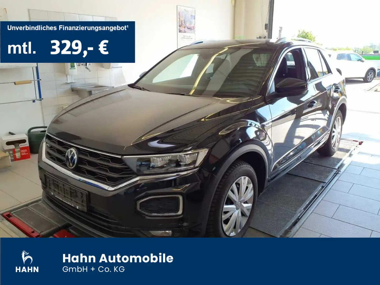 Volkswagen T-Roc 2.0TSI DSG R-line 4Motion AHK ACC Cam Keyl Zwart - 1