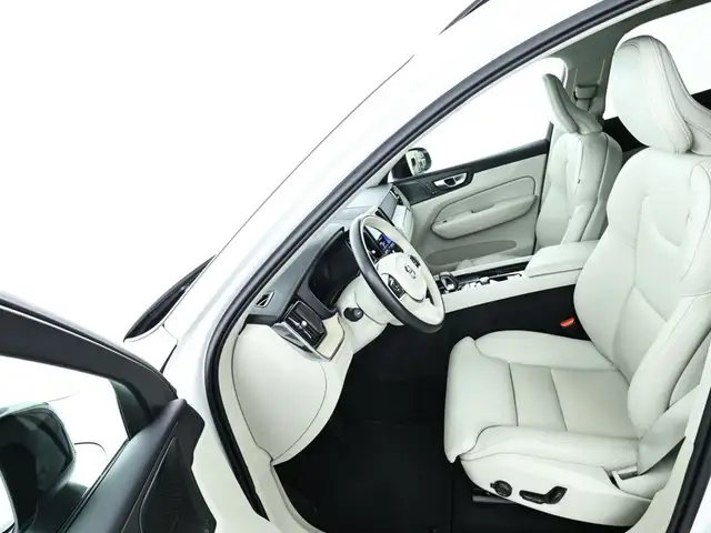 Volvo XC60 view 8