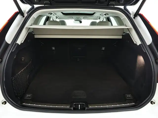 Volvo XC60 view 6