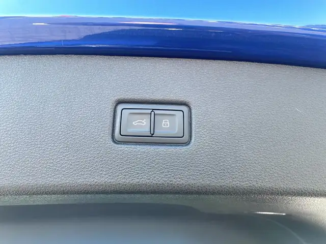 Audi Q5 view 14
