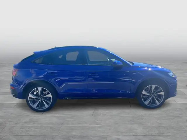 Audi Q5 view 6