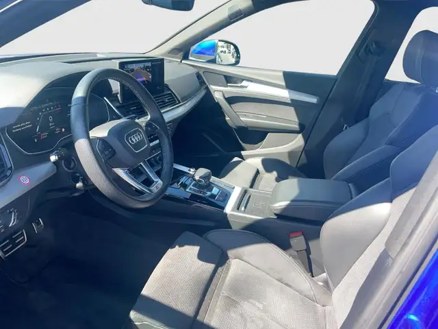 Audi Q5 view 9