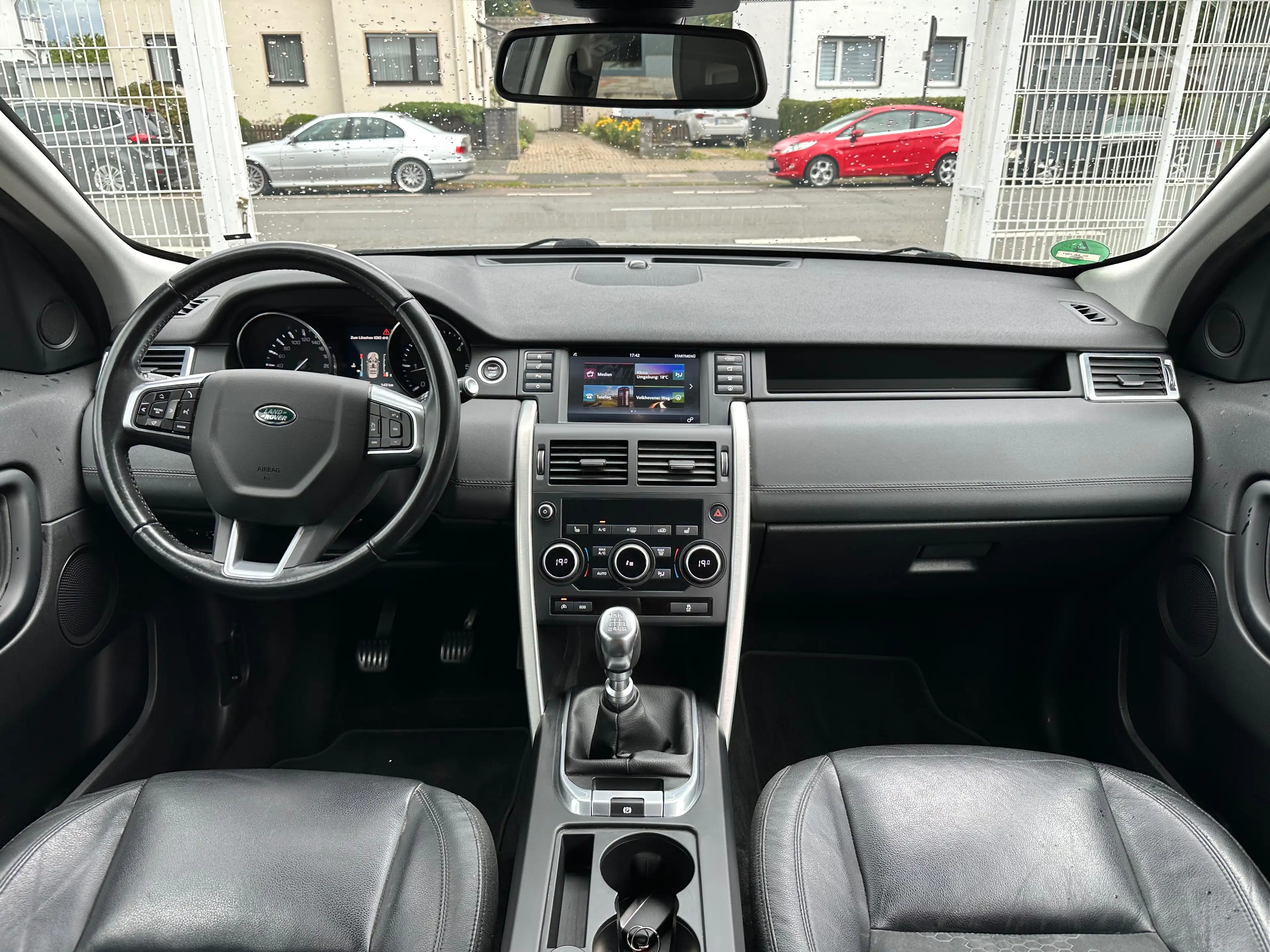 Land Rover Discovery Sport Pure TEILLEDER NAVI SITZHEIZUNG — photo 11