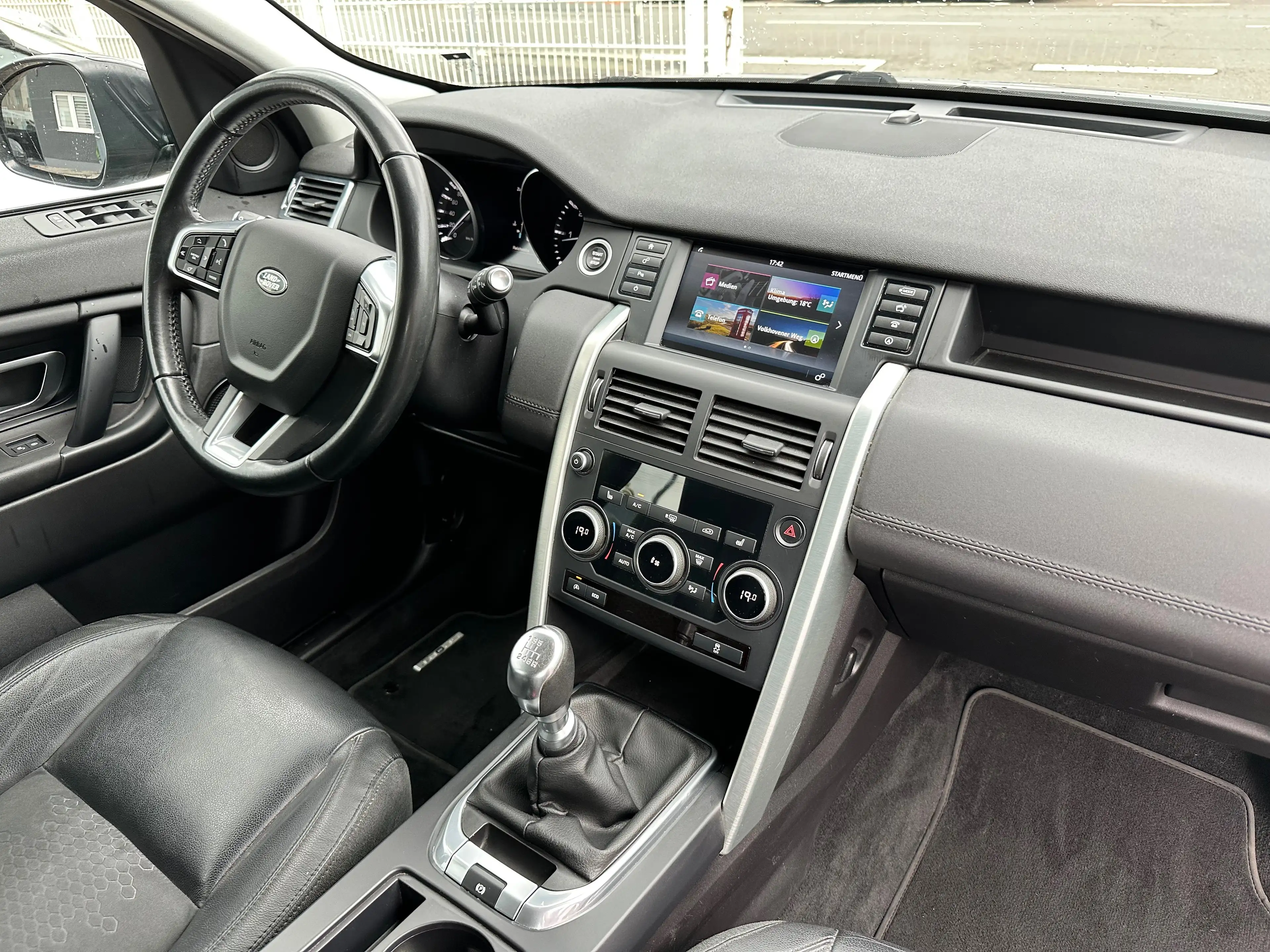 Land Rover Discovery Sport Pure TEILLEDER NAVI SITZHEIZUNG — photo 13