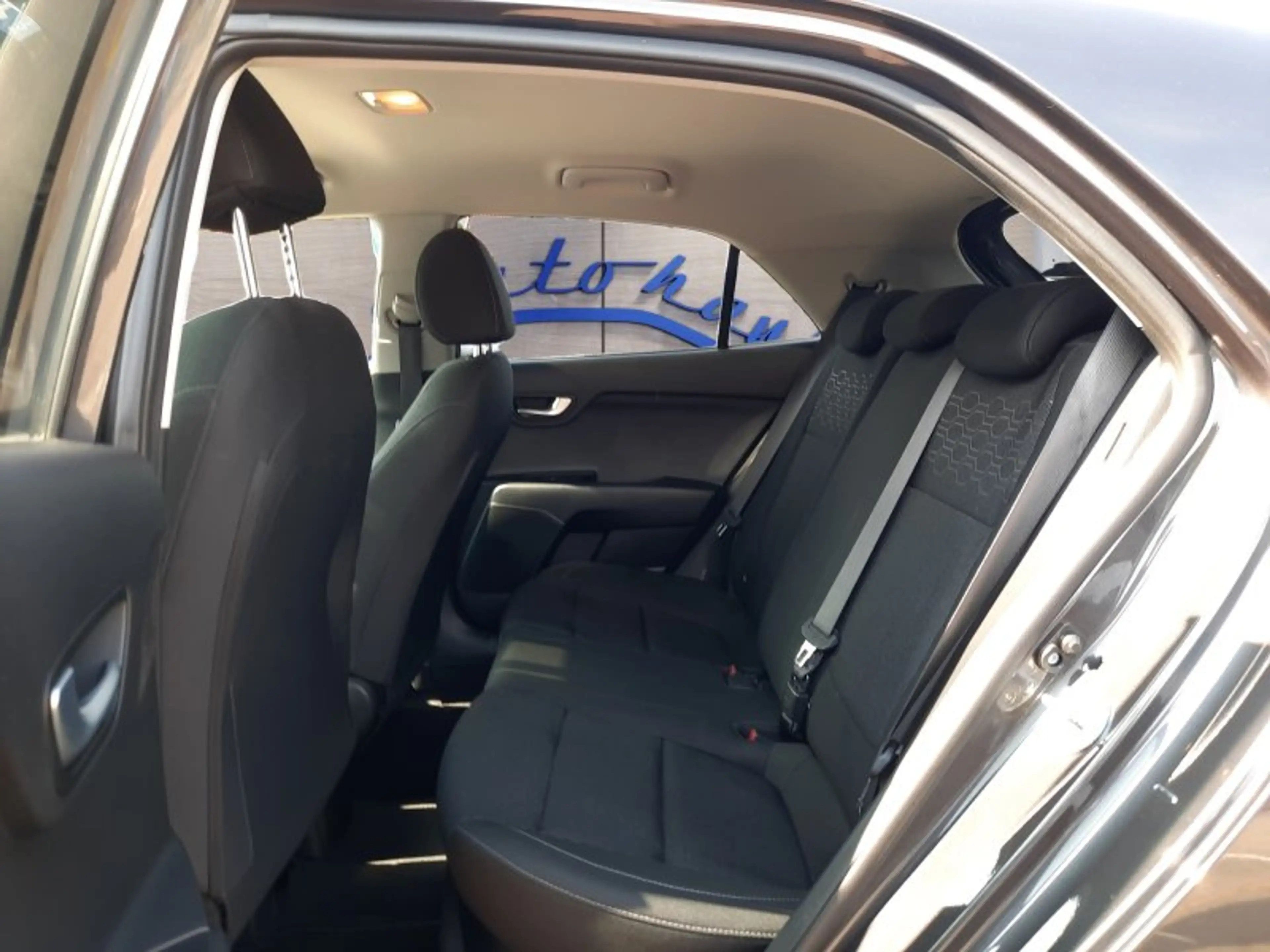 Kia Rio 1.2 Dream Team 1.2 EU6d-T Navi/Kamera/Klimaauto/DA — photo 13