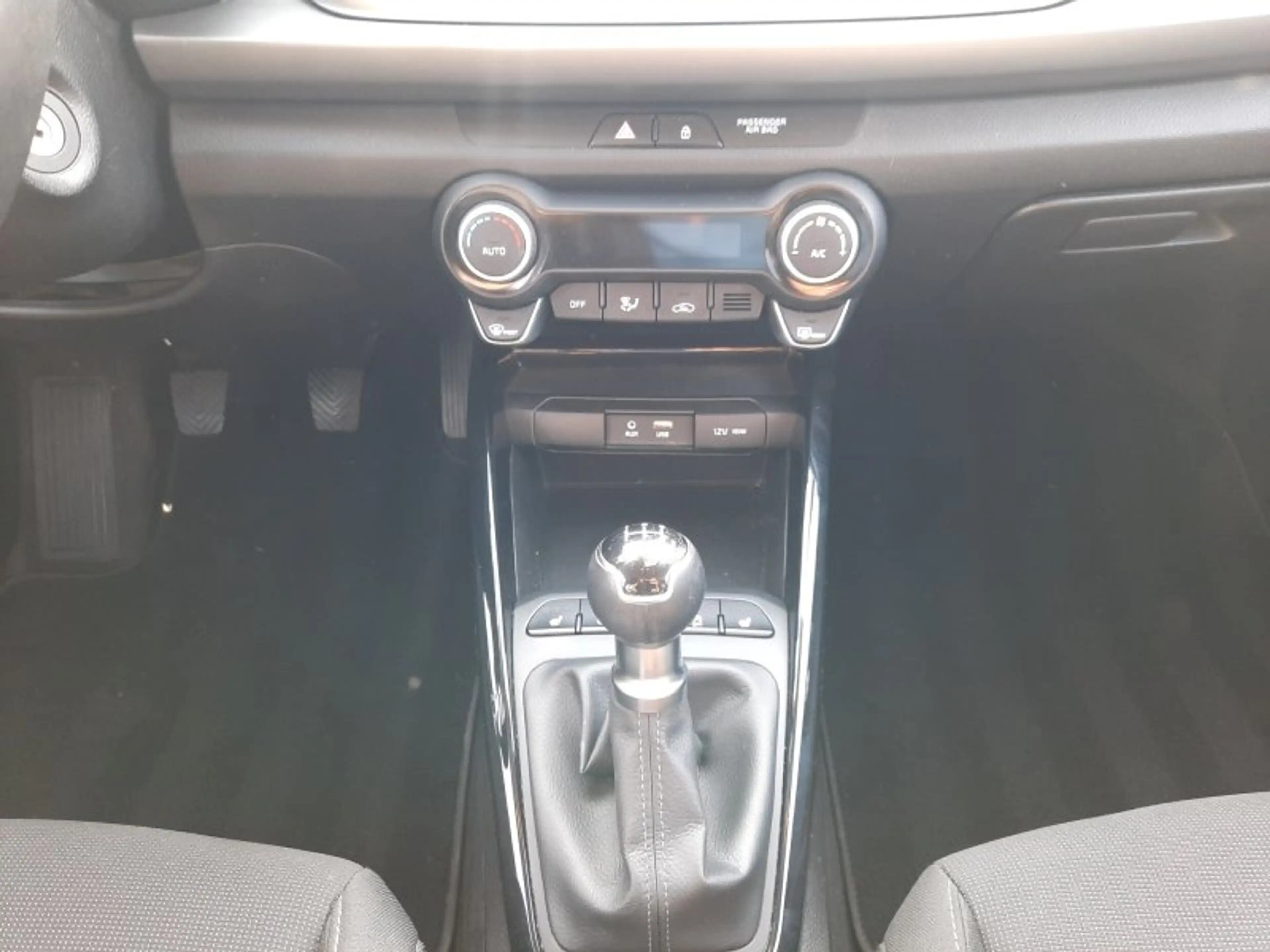 Kia Rio 1.2 Dream Team 1.2 EU6d-T Navi/Kamera/Klimaauto/DA — photo 11