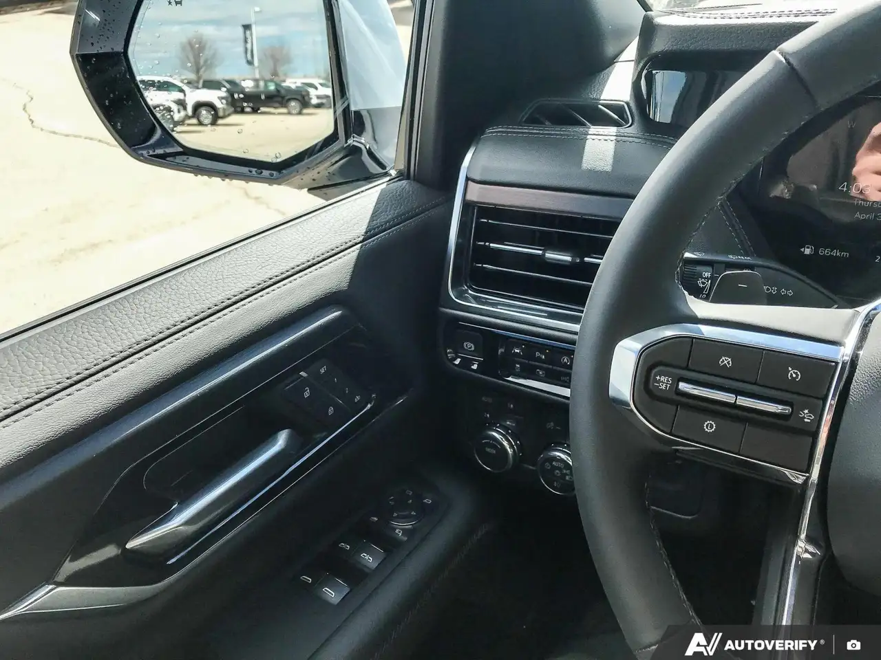 GMC Yukon снимка GMC Yukon