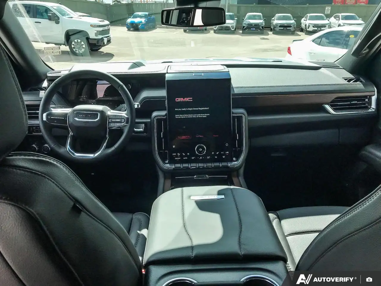 GMC Yukon снимка GMC Yukon