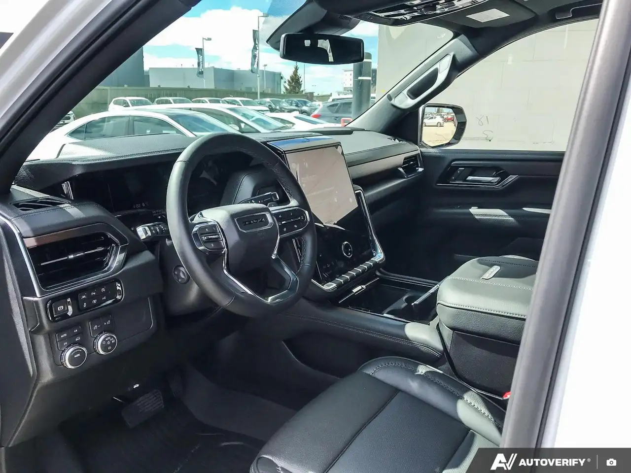 GMC Yukon снимка GMC Yukon