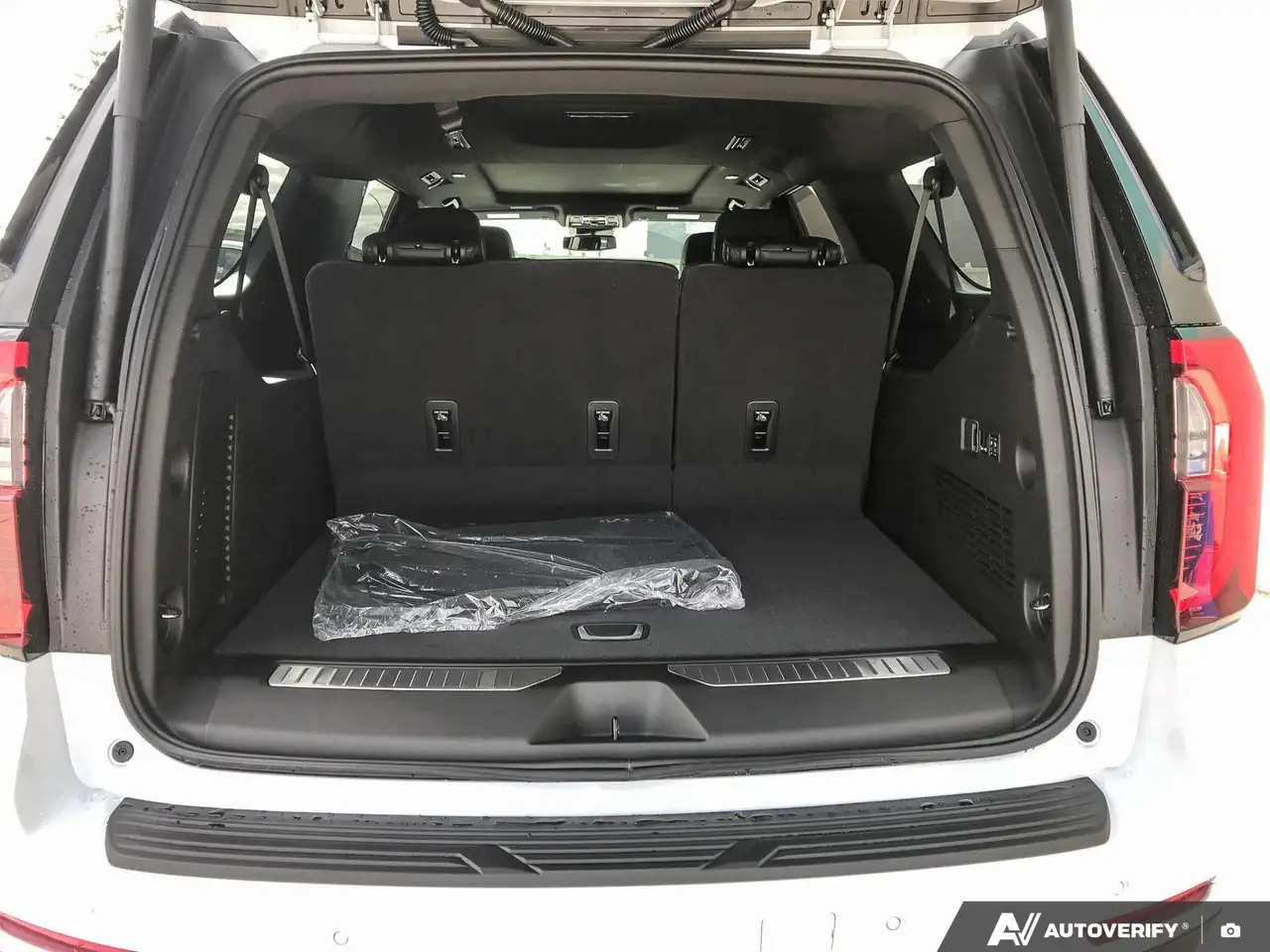 GMC Yukon снимка GMC Yukon