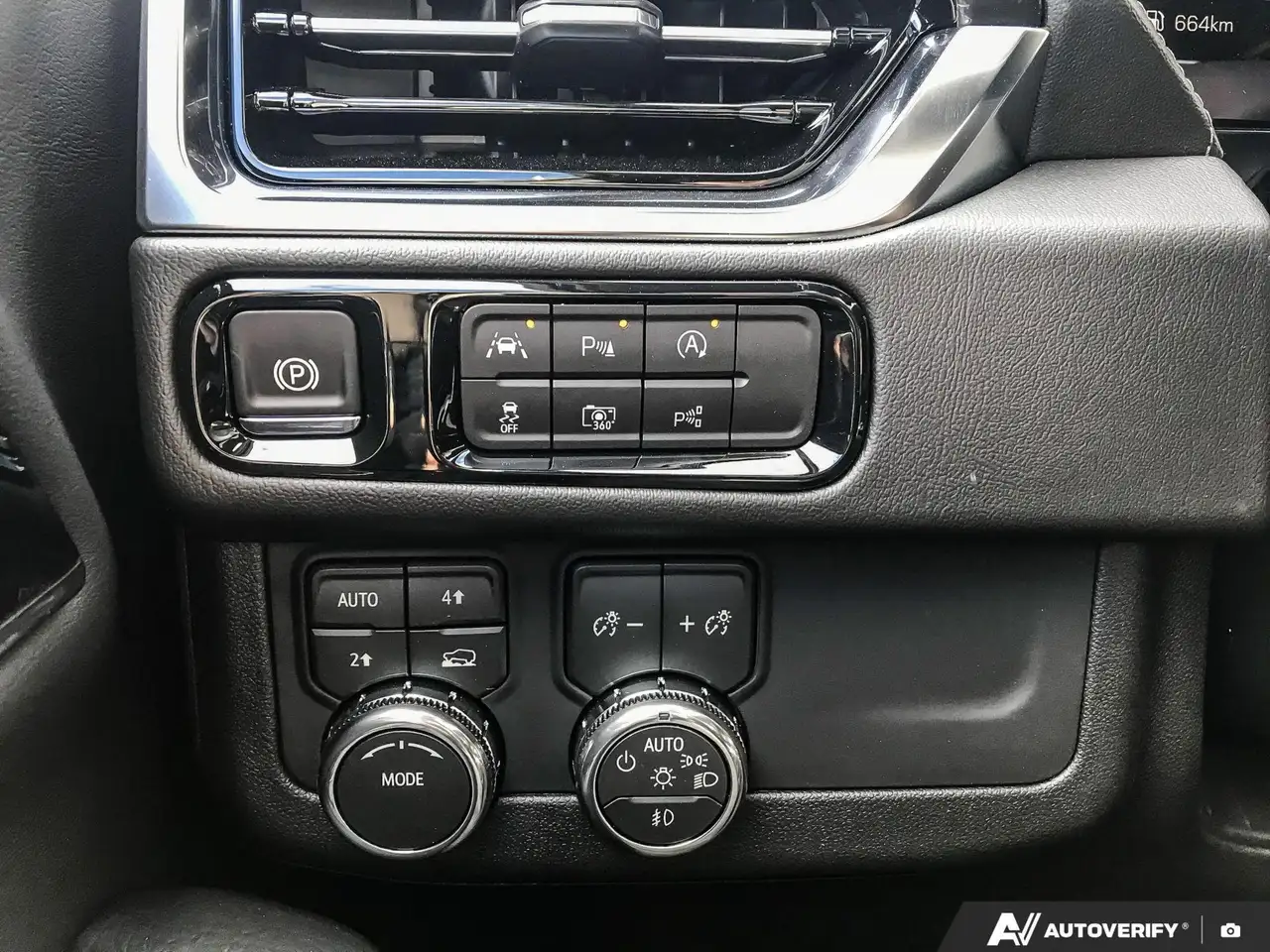 GMC Yukon снимка GMC Yukon