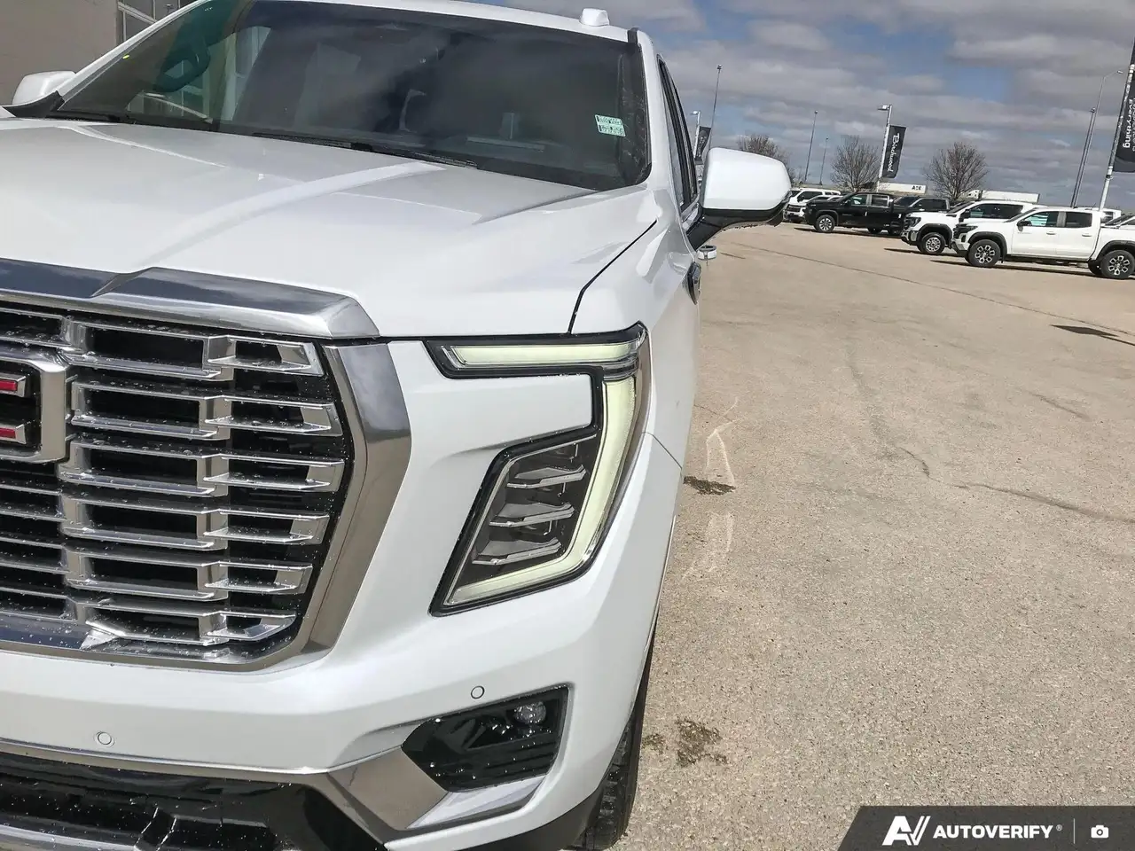 GMC Yukon снимка GMC Yukon