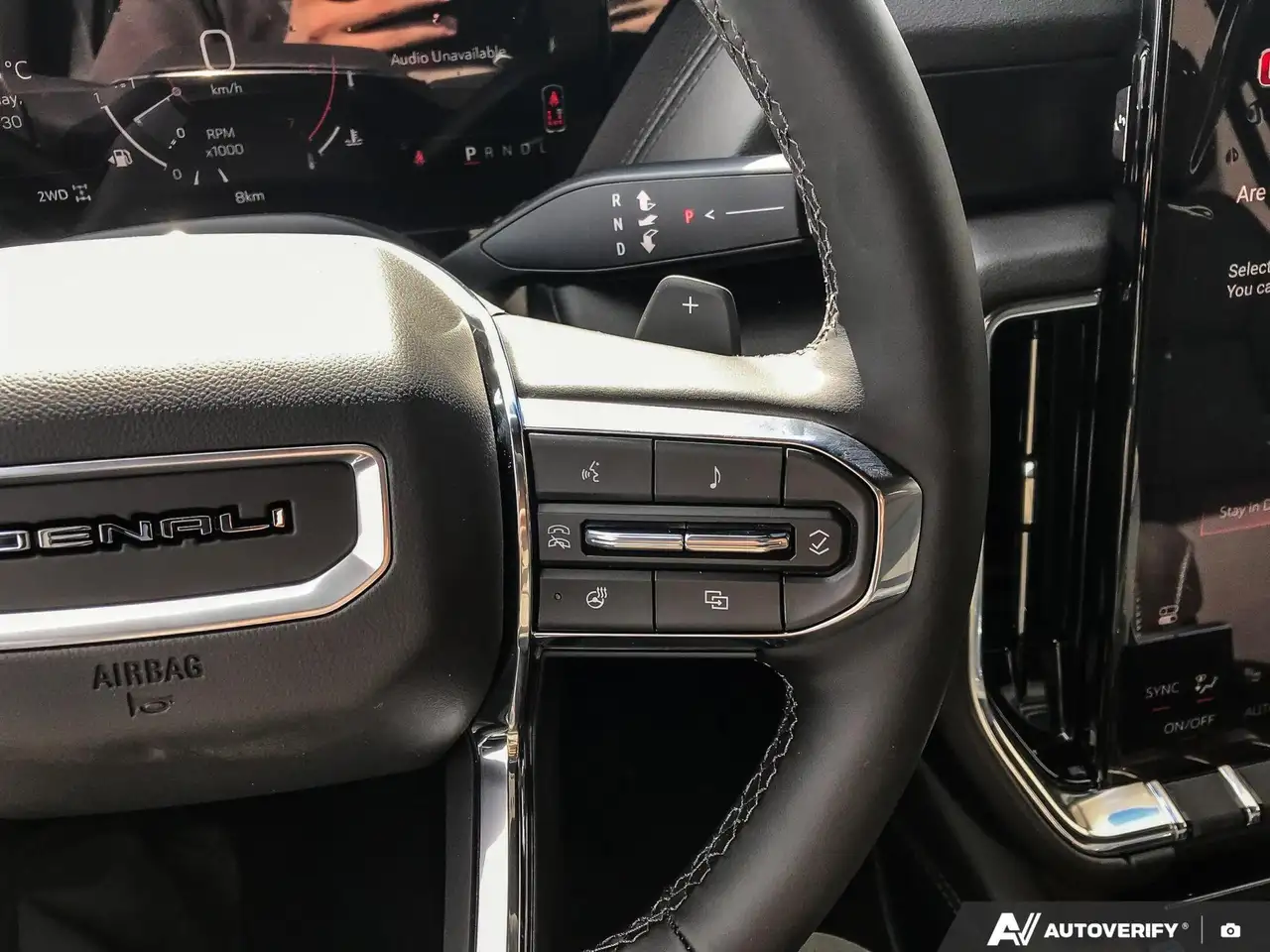 GMC Yukon снимка GMC Yukon