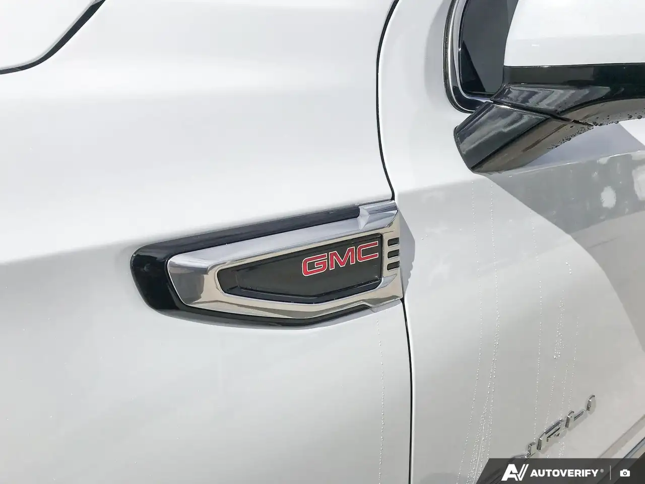 GMC Yukon снимка GMC Yukon