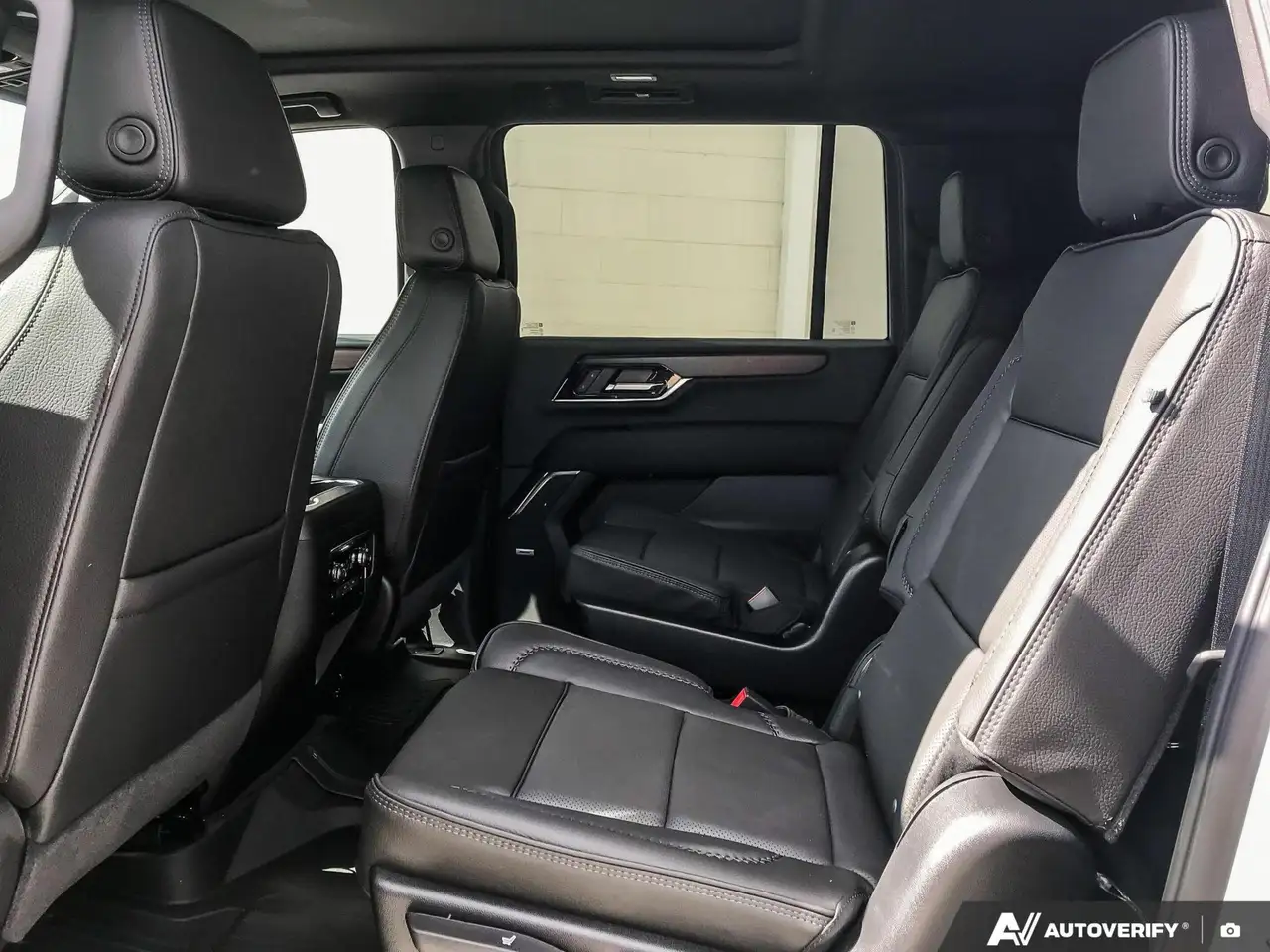 GMC Yukon снимка GMC Yukon