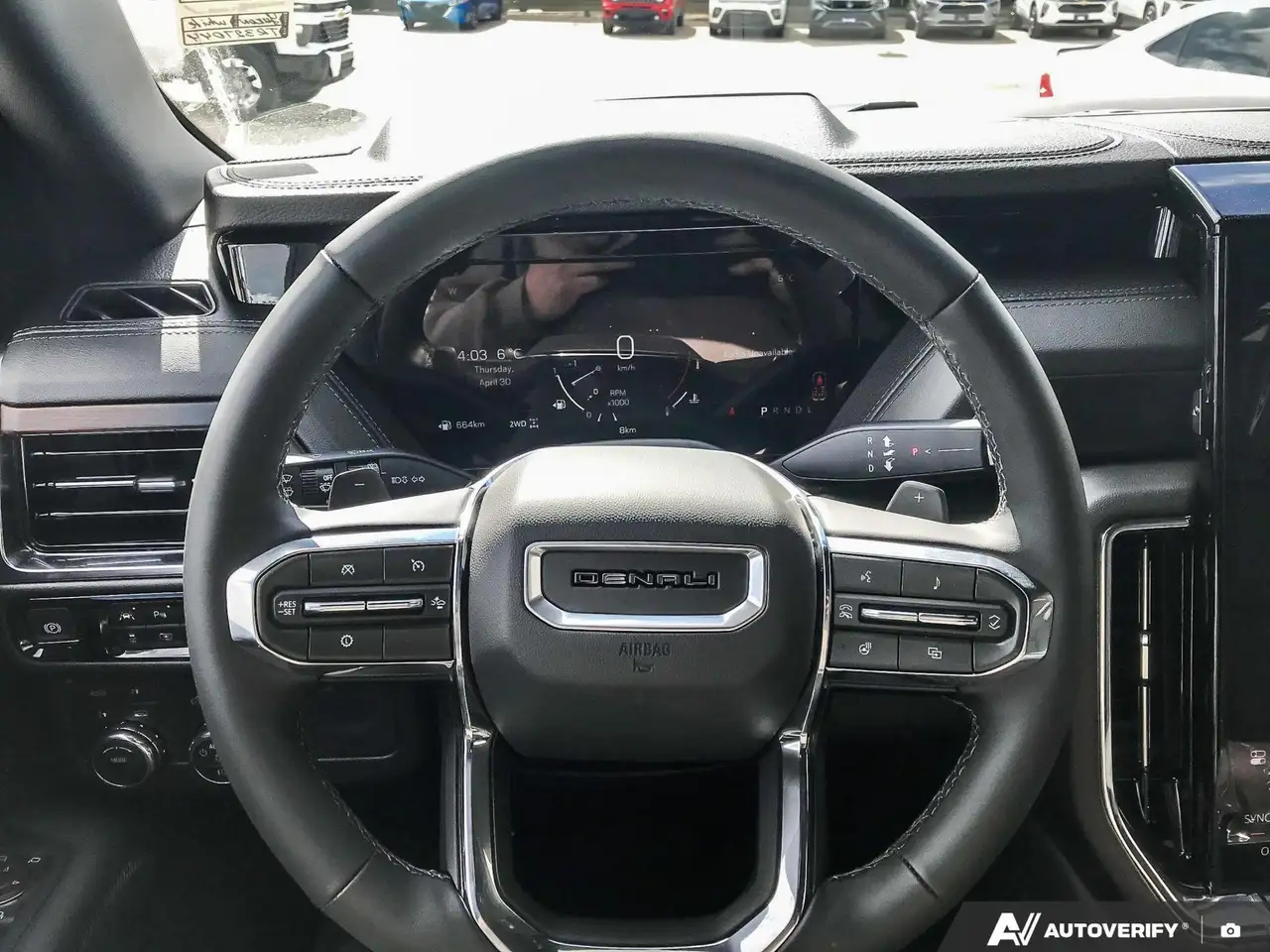 GMC Yukon снимка GMC Yukon