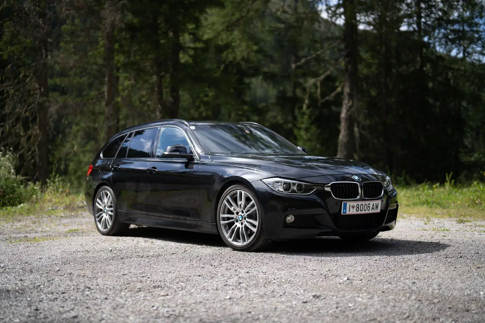 BMW 320 320d Touring Aut. Schwarz - 1