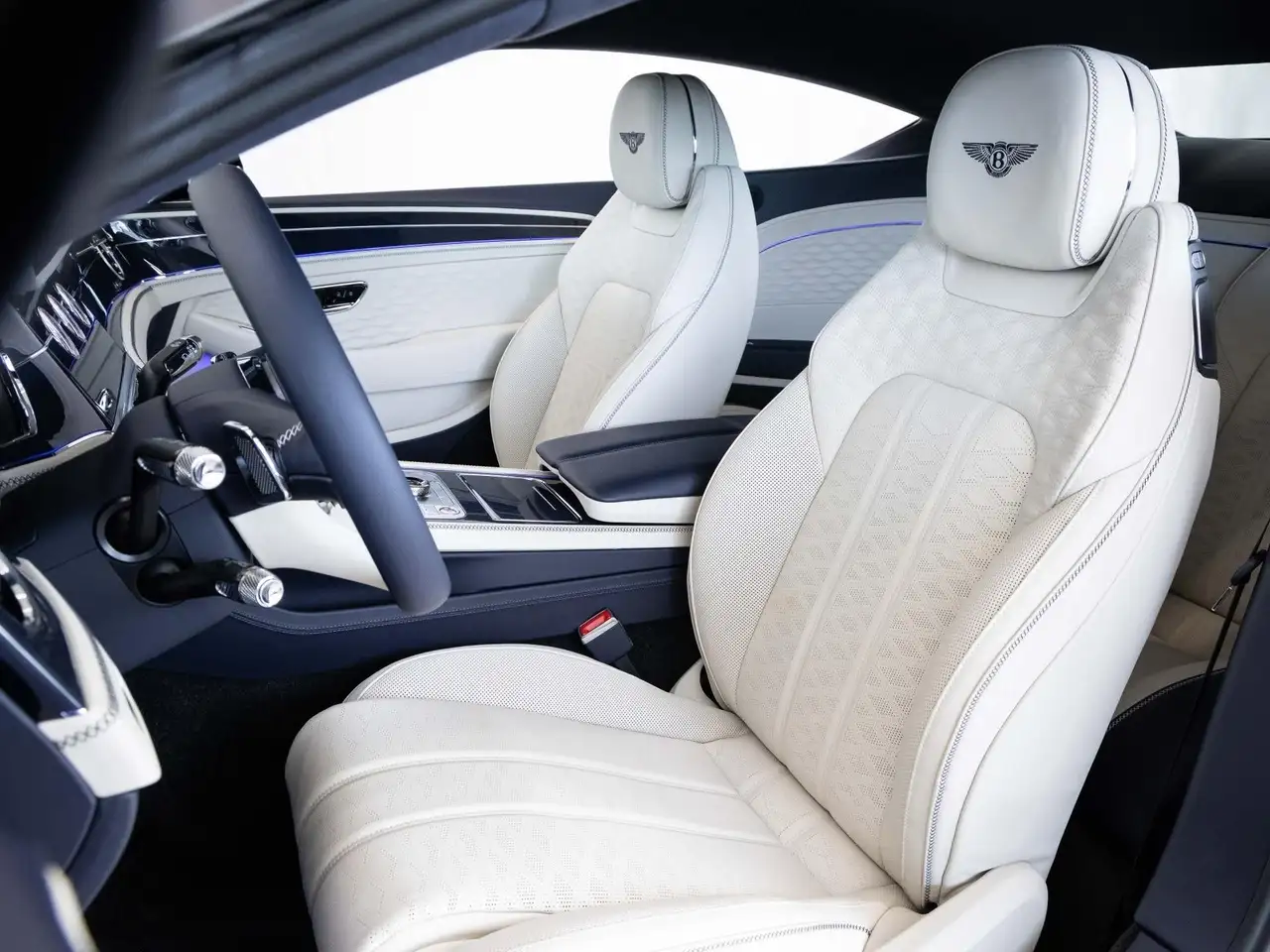 Bentley Continental 2025 — фото 10