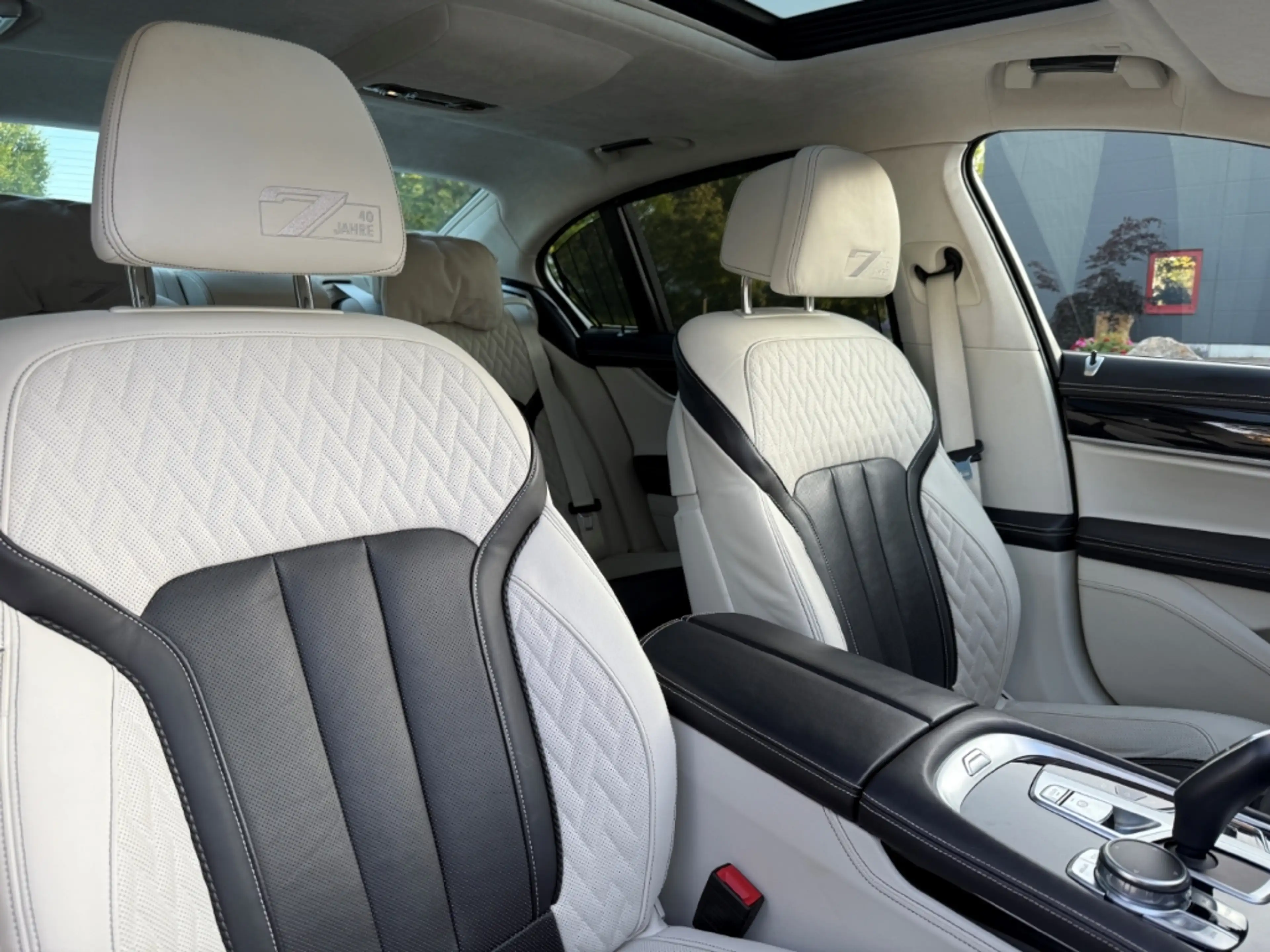 BMW 750 i xDrive M 40 Jahre Edition Standhzg. HeadUp Drive — photo 14