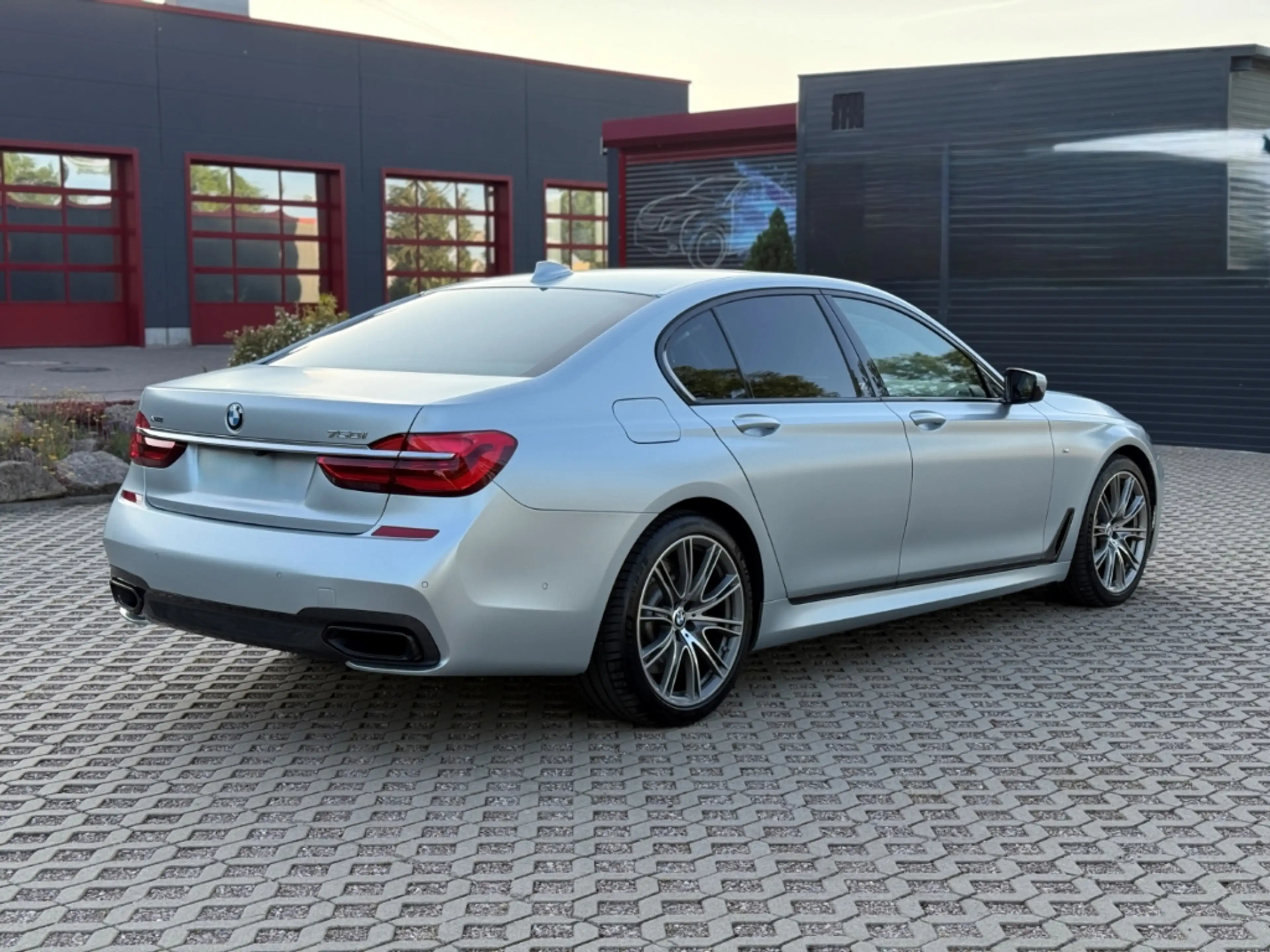 BMW 750 i xDrive M 40 Jahre Edition Standhzg. HeadUp Drive — photo 5