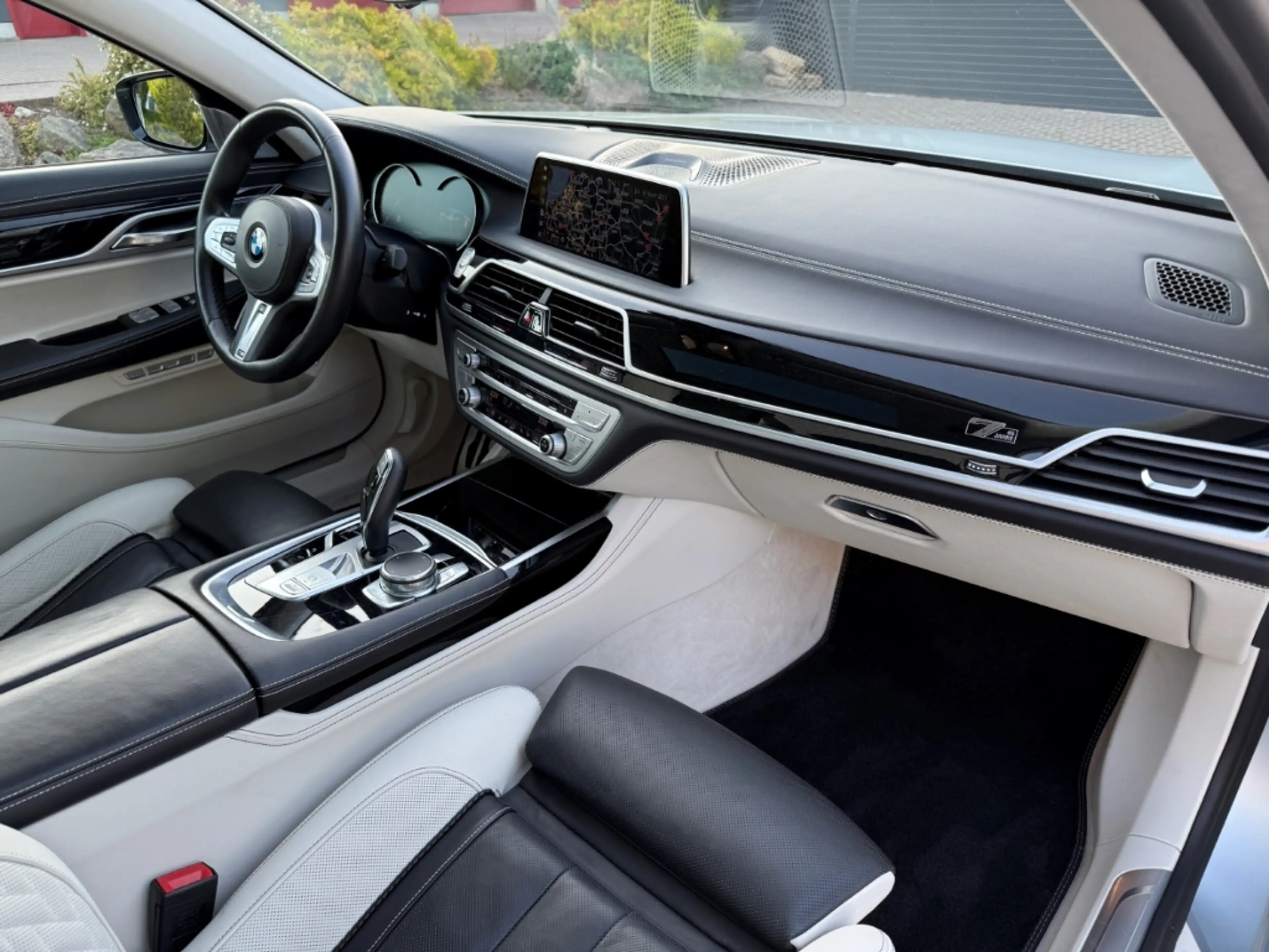 BMW 750 i xDrive M 40 Jahre Edition Standhzg. HeadUp Drive — photo 12