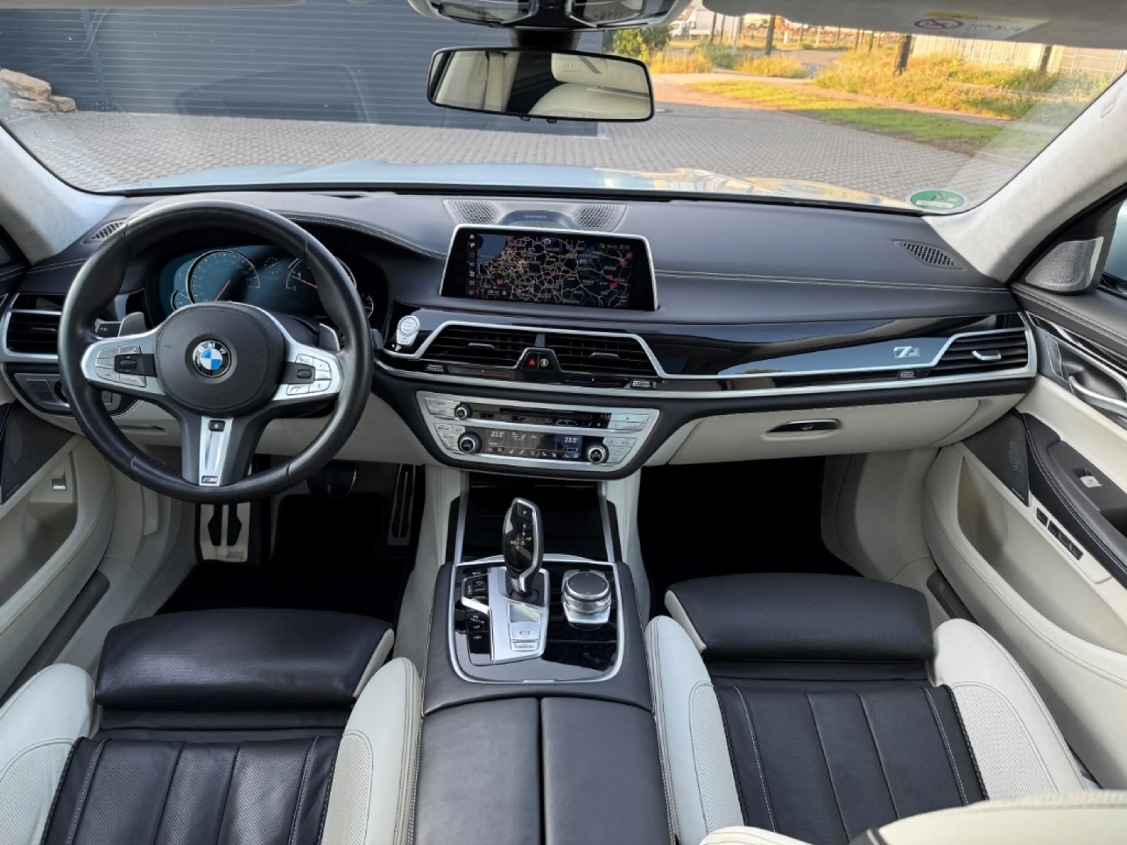 BMW 750 i xDrive M 40 Jahre Edition Standhzg. HeadUp Drive — photo 11